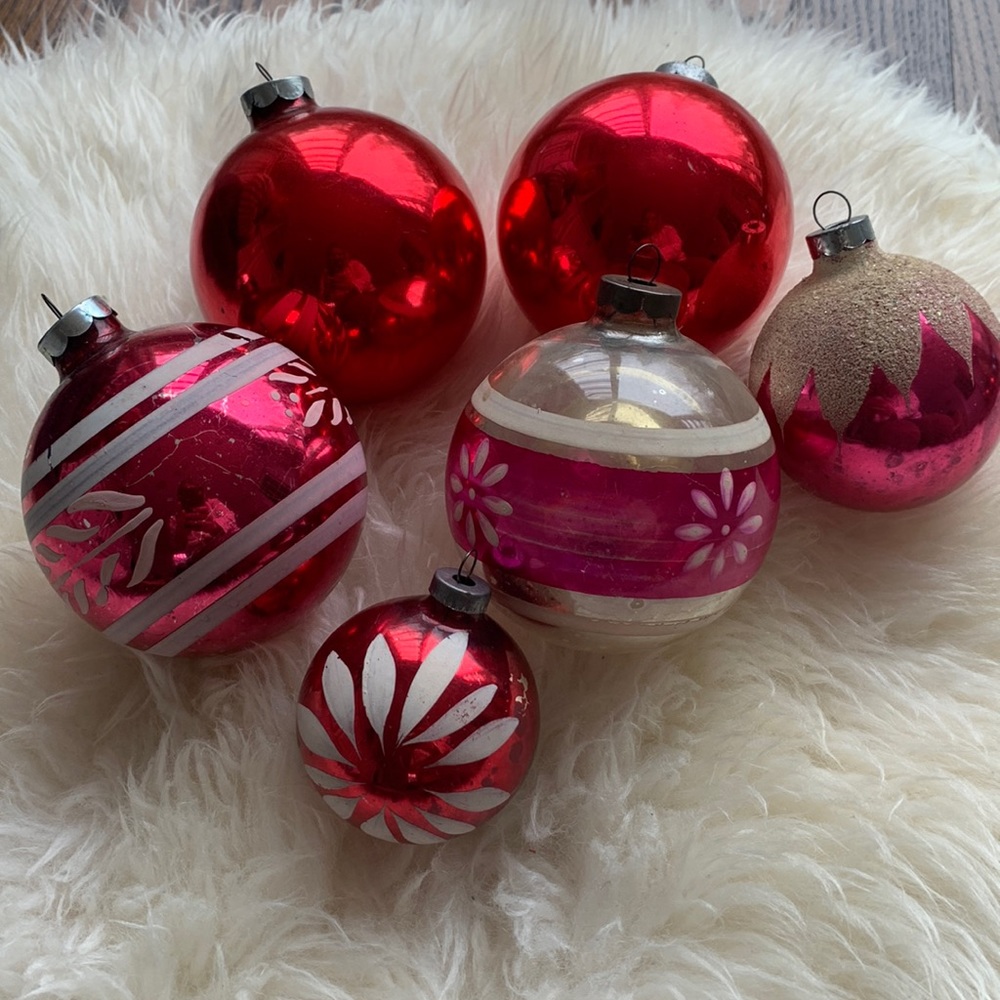 Set of 6 vintage Christmas baubles